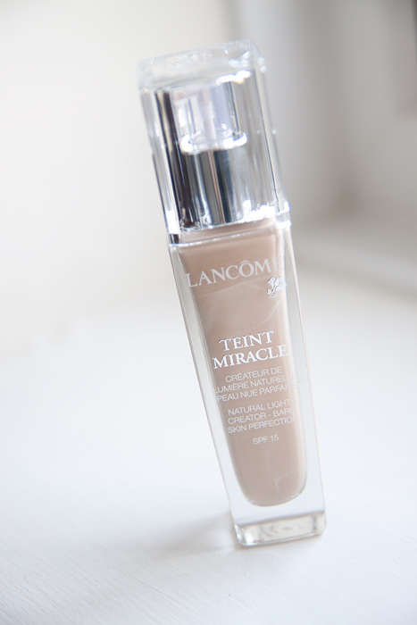 Lancome Teint Miracle Foundation in 010 - Inthefrow