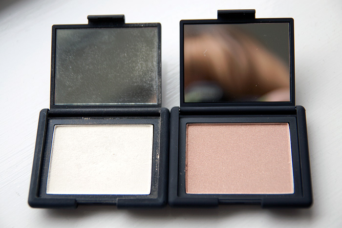 NARS Highlighting Blush Powder Satellite of Love vs. NARS Albatross