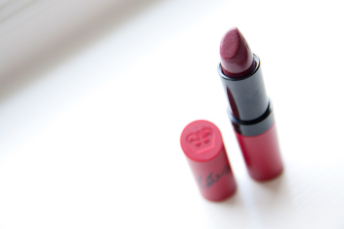 Red Lip Series: Rimmel Kate Moss Matte Lipstick #107 (Wine)