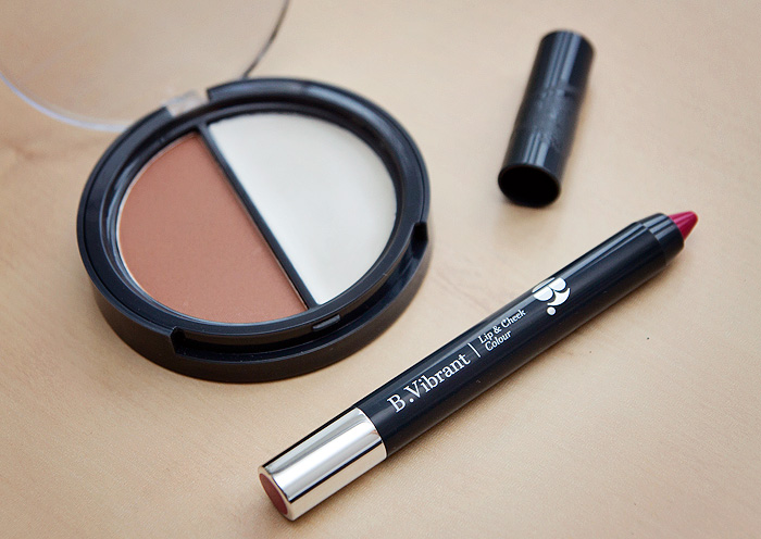 B. Vibrant Lip & Cheek Colour in Fandango and B. Sculplted Contour Kit Review3