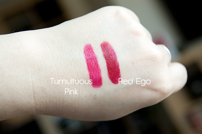 Estee Lauder Pure Color Envy Sculpting Lipstick in Red Ego and Tumultuous Pink Review Swatch 03