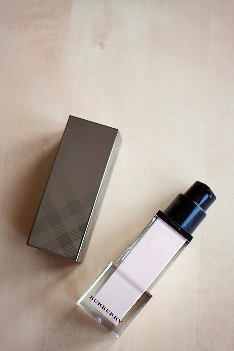 Burberry Fresh Glow Base Fluid 01 3