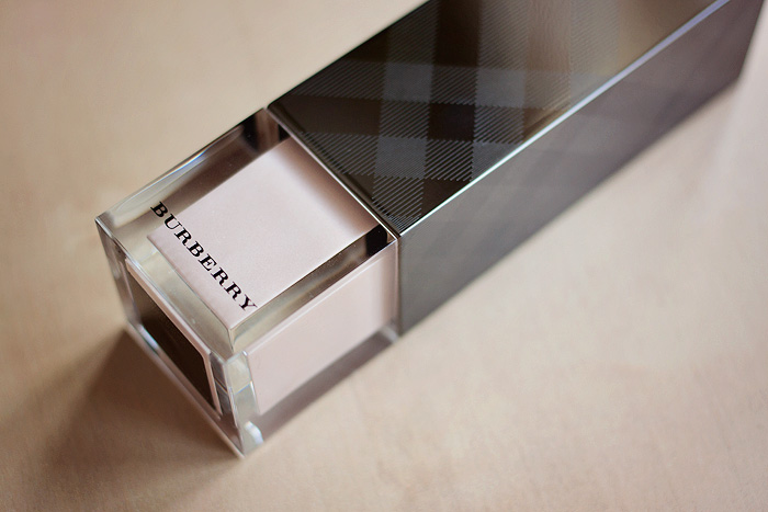 burberry fresh glow fluid foundation